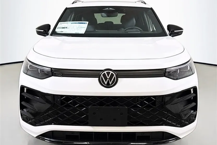 2025 Volkswagen Tiguan SE R-Line Black photo 1