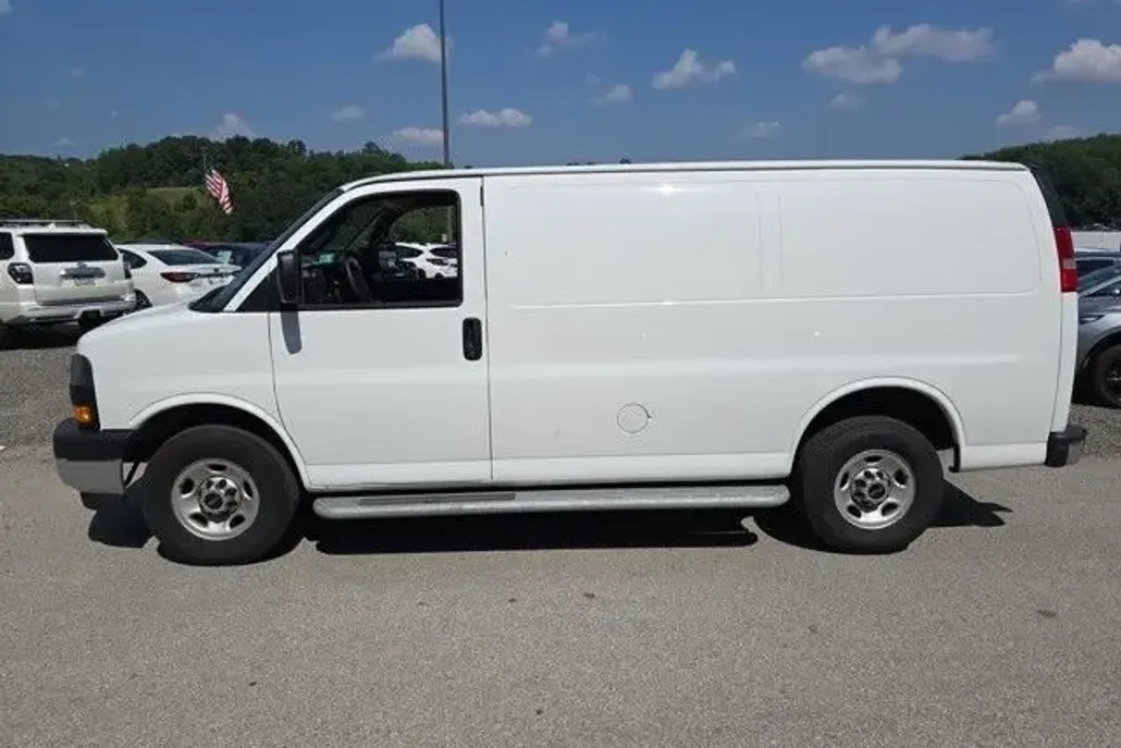 2023 Gmc Savana 2500 Cargo photo 1