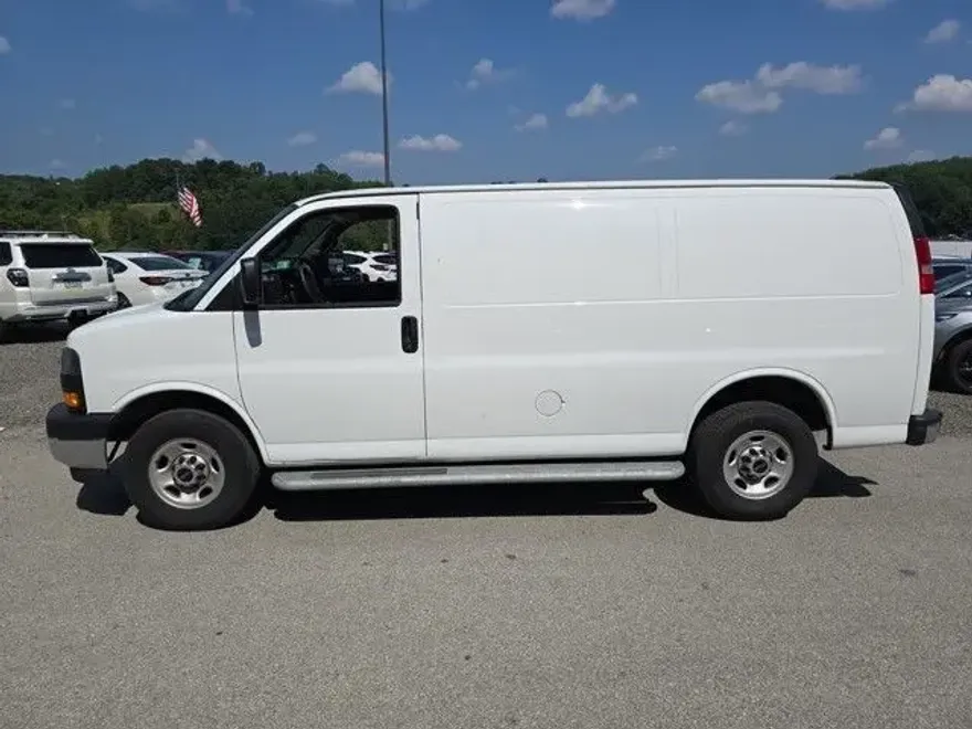 2023 Gmc Savana 2500 Cargo photo 1