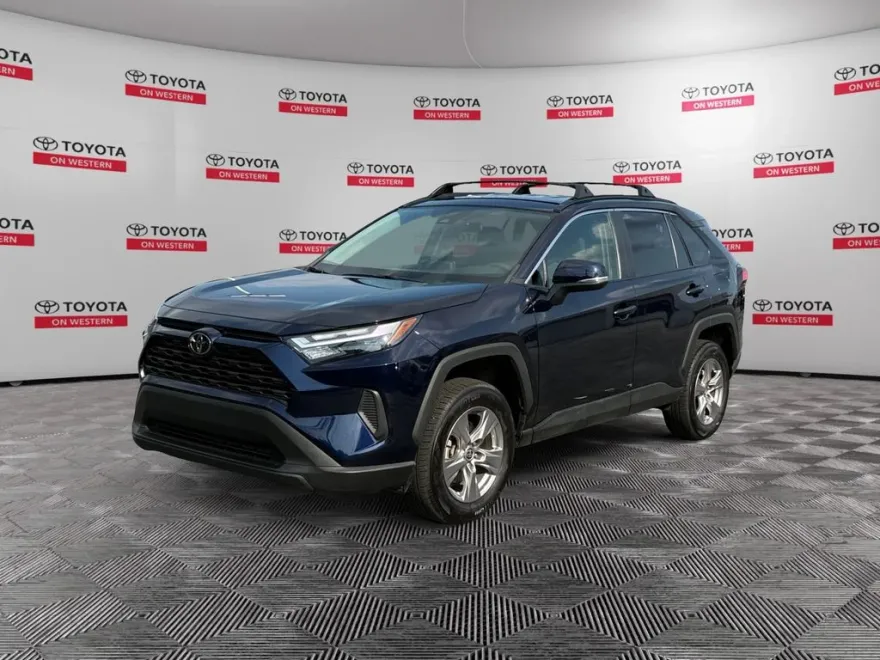 2023 Toyota RAV4 XLE photo 1