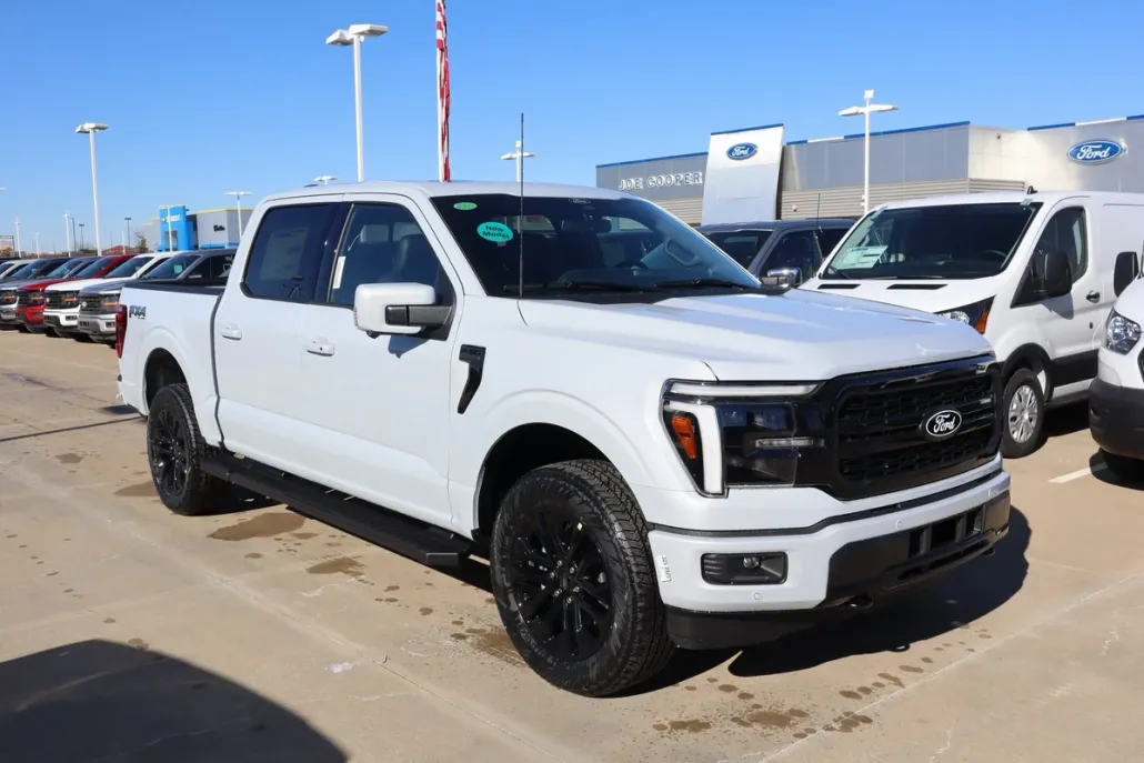 2025 Ford F-150 Lariat photo 1