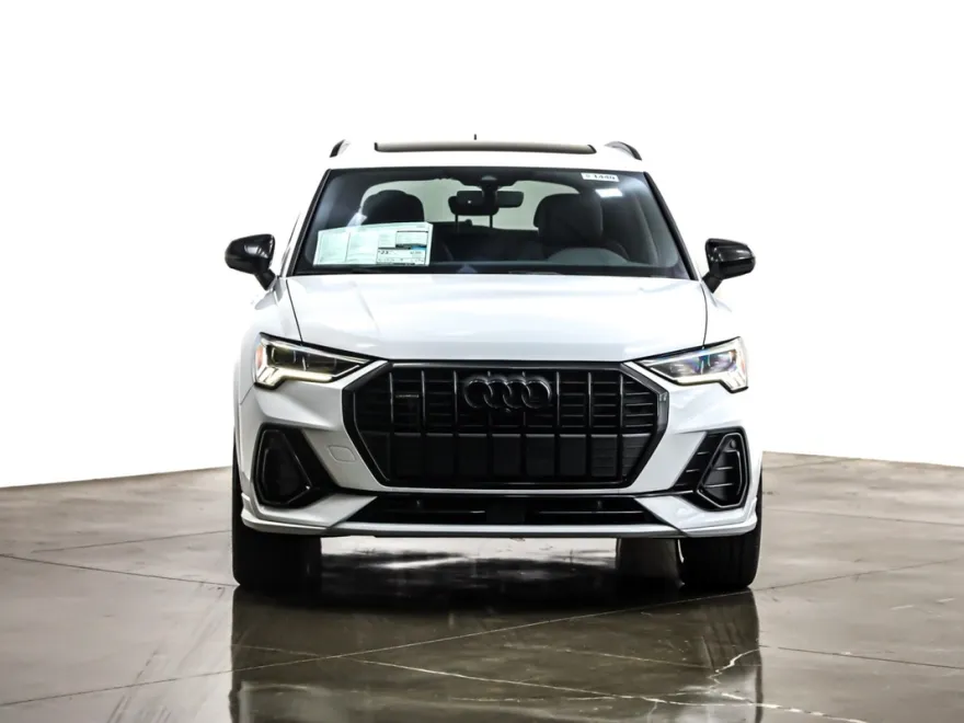 2025 Audi Q3 S line Premium Plus 45 TFSI photo 1