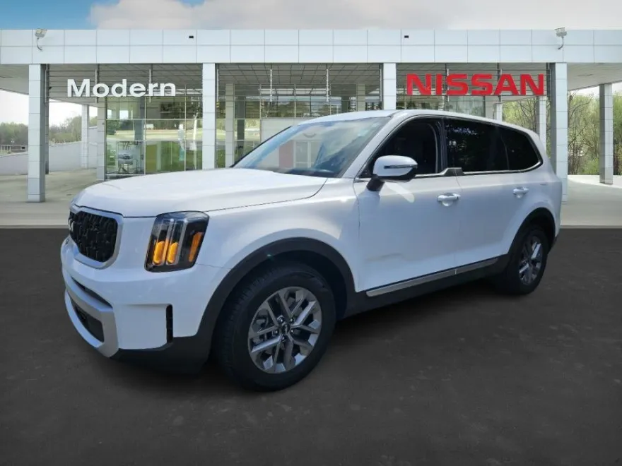 2024 Kia Telluride LX photo 1