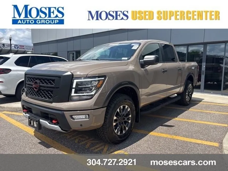 2024 Nissan Titan PRO-4X photo 1