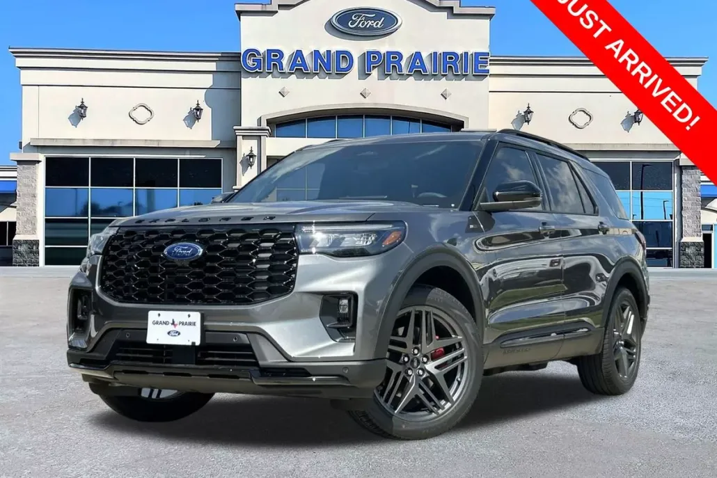 2025 Ford Explorer ST-Line photo 1