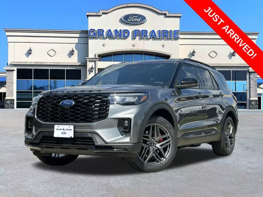 2025 Ford Explorer ST-Line photo 1