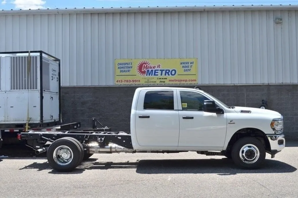 2024 Ram 3500 Tradesman photo 1