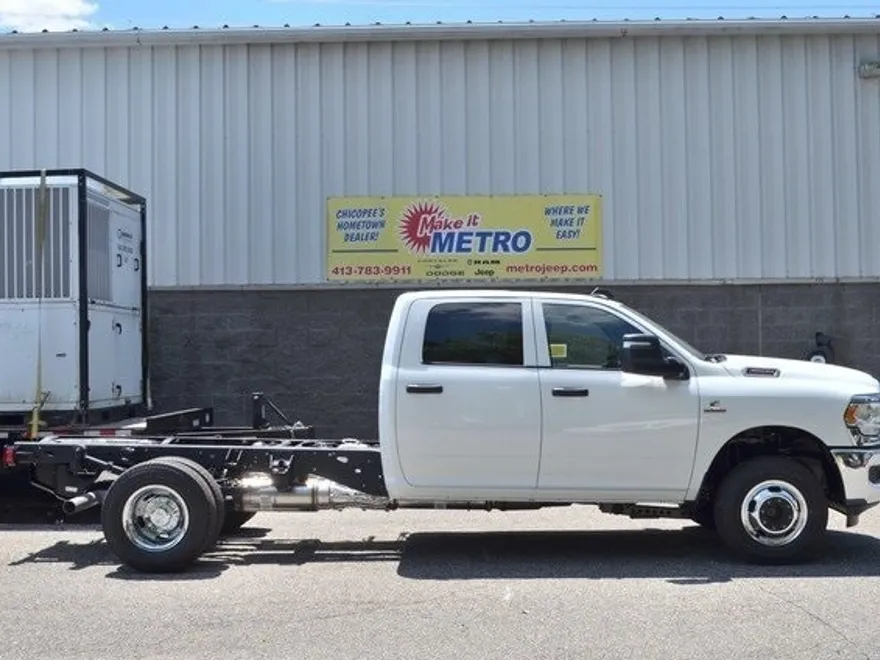 2024 Ram 3500 Tradesman photo 1
