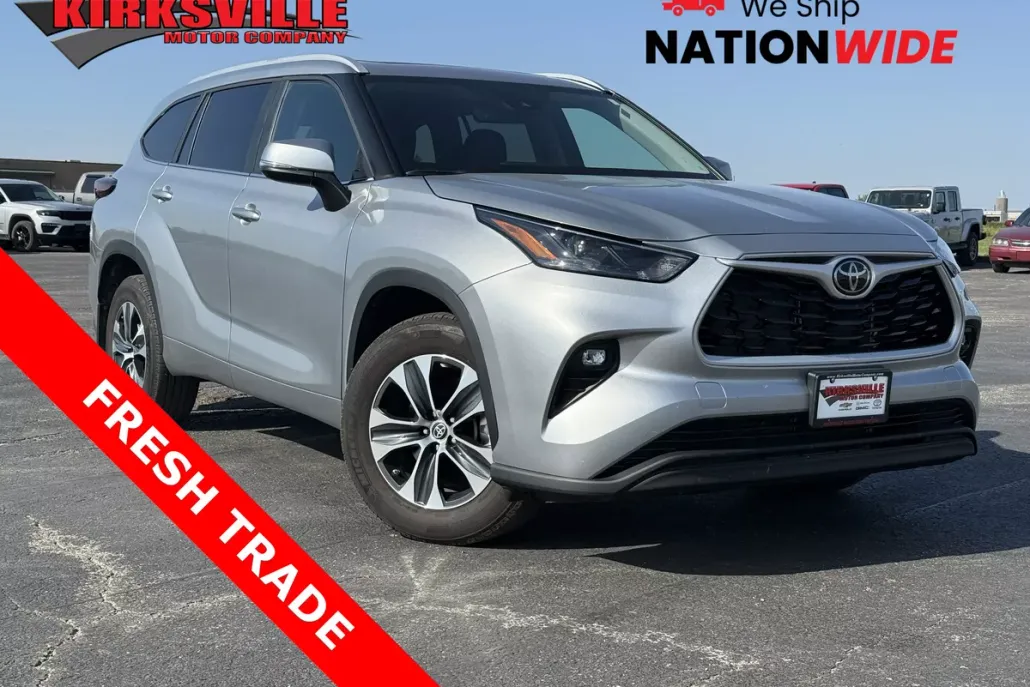 2024 Toyota Highlander XLE photo 1