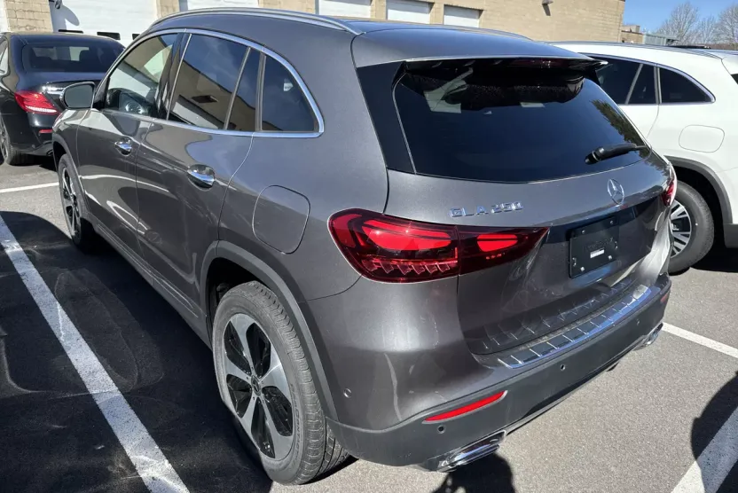 2025 Mercedes Benz GLA 250 4MATIC photo 1