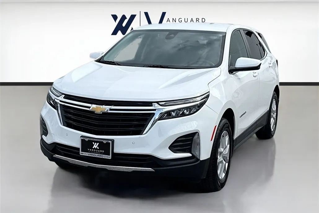 2023 Chevrolet Equinox LT photo 1
