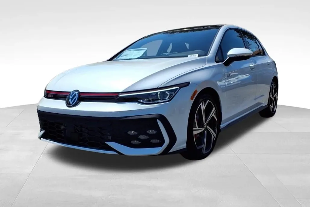 2025 Volkswagen Golf GTI SE photo 1