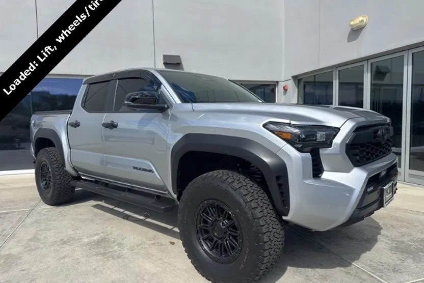 2025 Toyota Tacoma TRD Off-Road photo 1