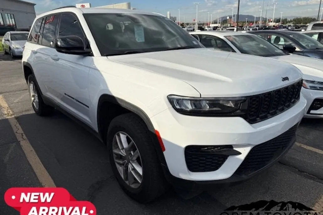 2023 Jeep Grand Cherokee Altitude photo 1