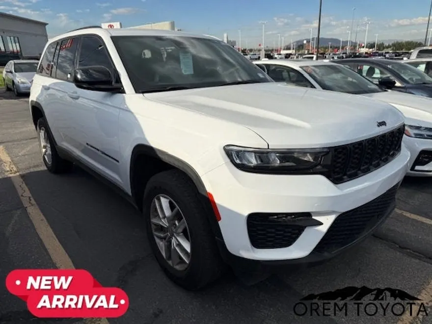 2023 Jeep Grand Cherokee Altitude photo 1