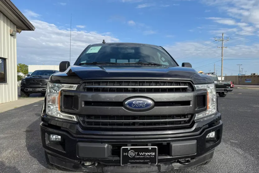 2020 Ford F-150 XLT photo 1