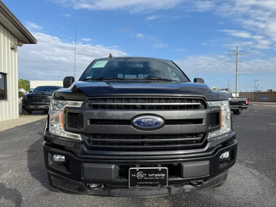 2020 Ford F-150 XLT photo 1