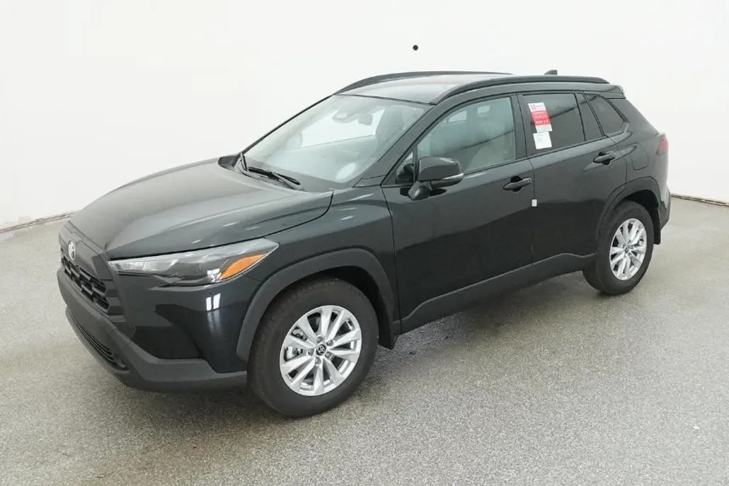 2026 Toyota Corolla Cross LE photo 1