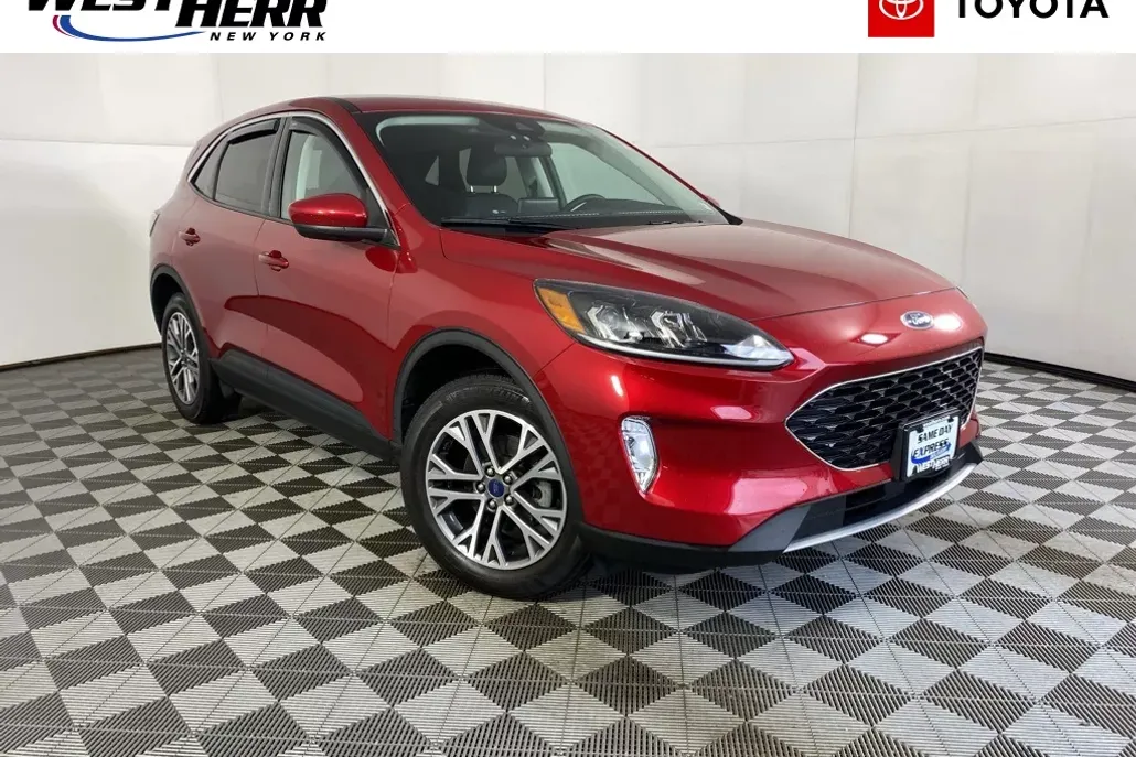 2022 Ford Escape SEL photo 1