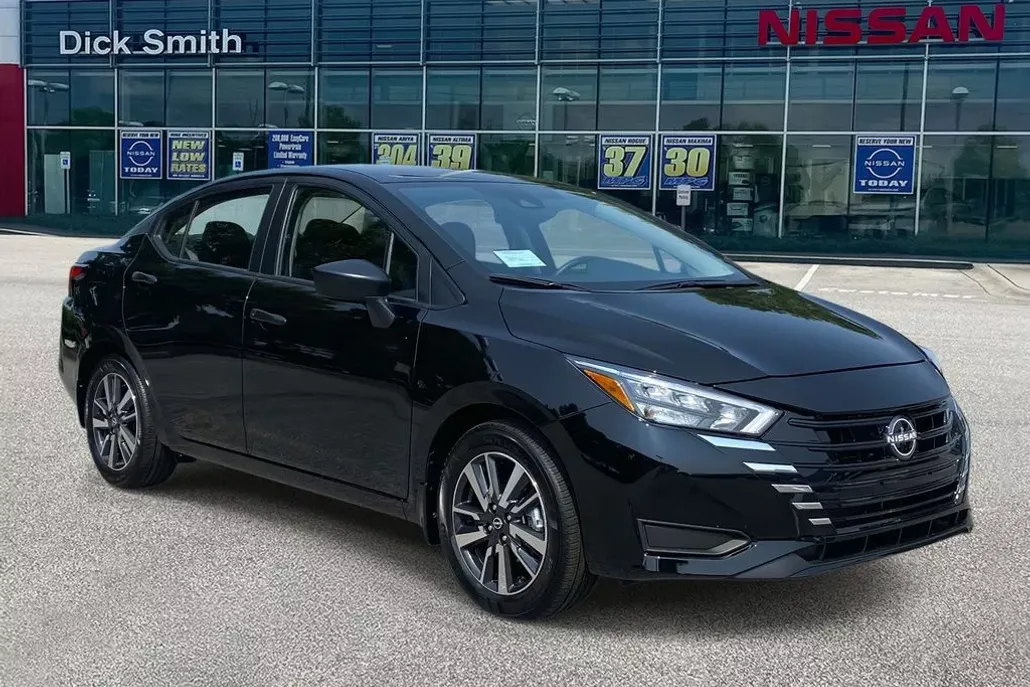 2025 Nissan Versa S photo 1