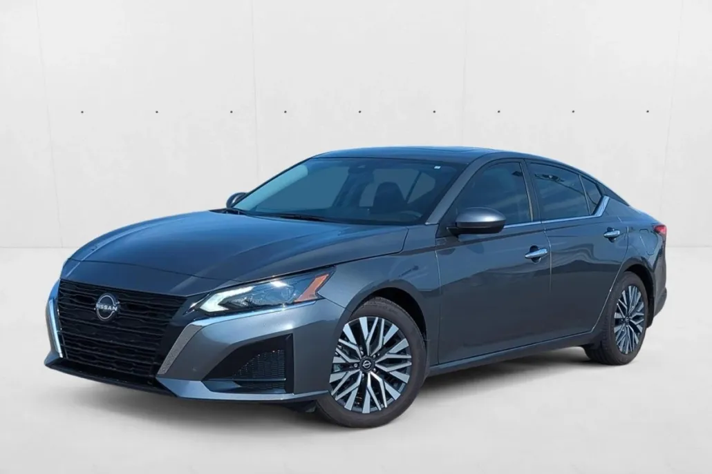 2024 Nissan Altima 2.5 SV photo 1