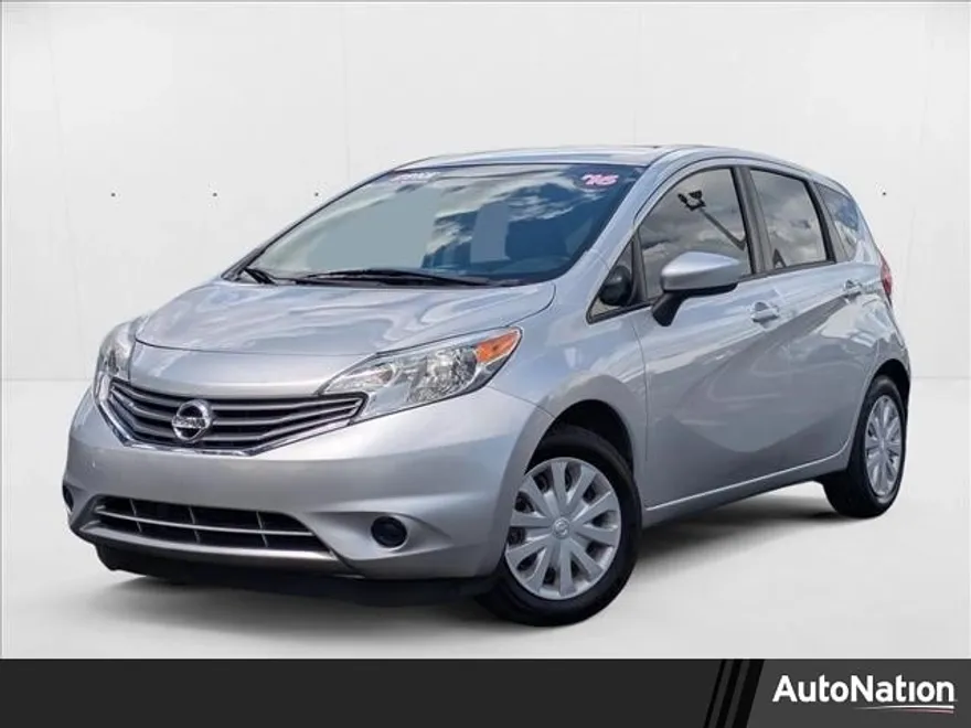 2016 Nissan Versa Note SV photo 1