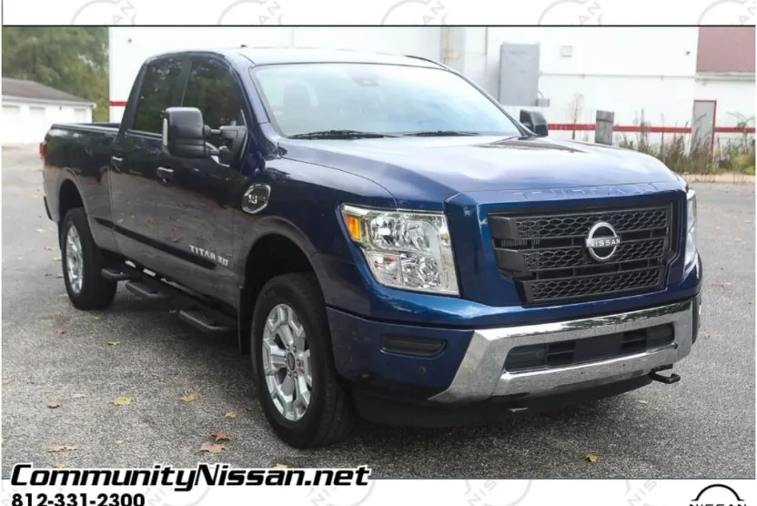 2024 Nissan Titan SV photo 1