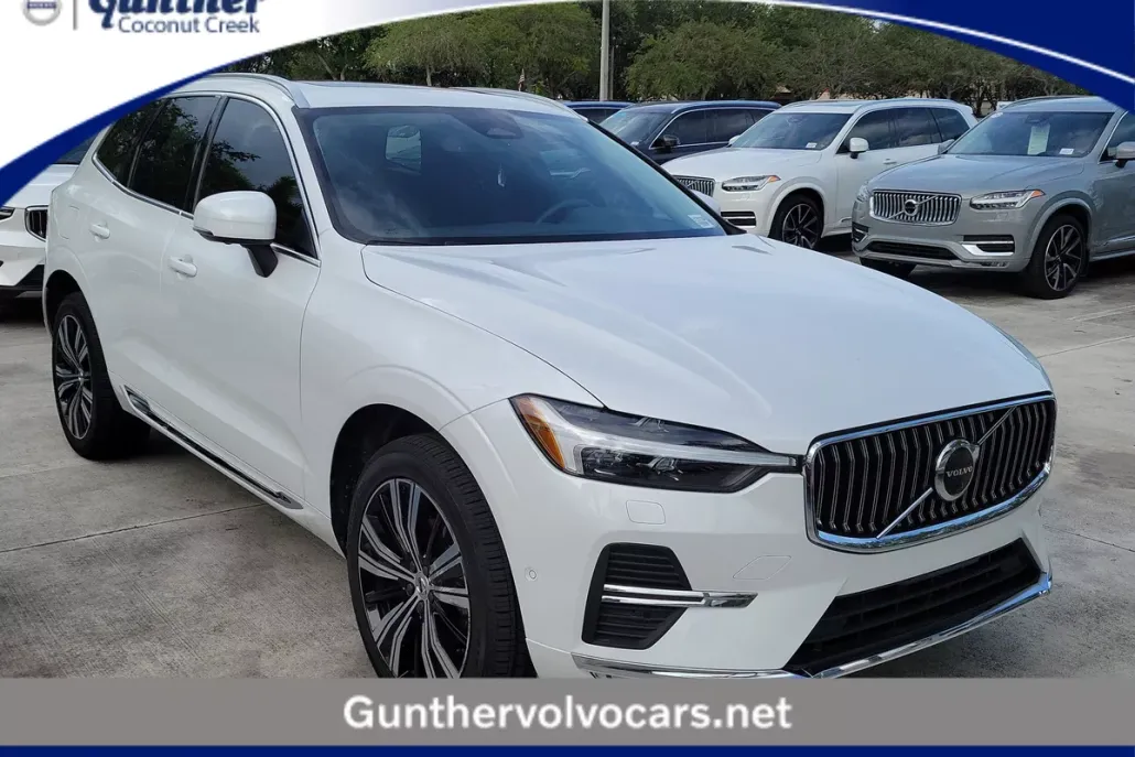 2023 Volvo XC60 B5 Plus photo 1