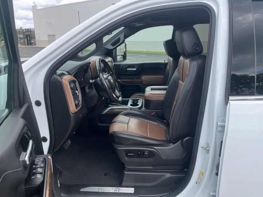 2020 Chevrolet Silverado 2500HD High Country photo 1
