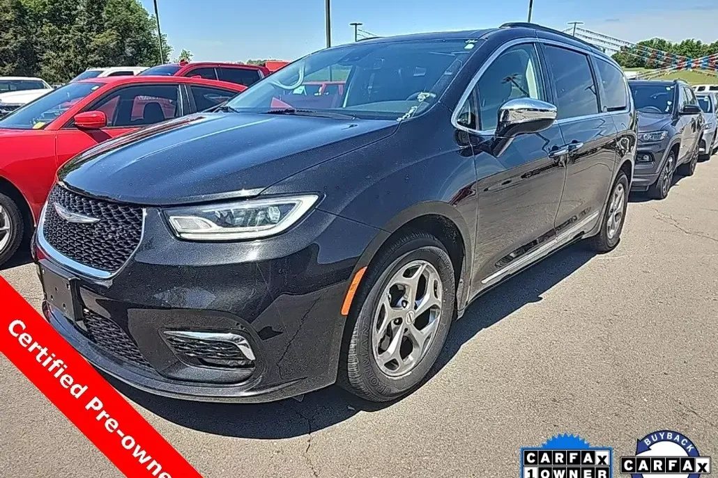 2023 Chrysler Pacifica Limited photo 1