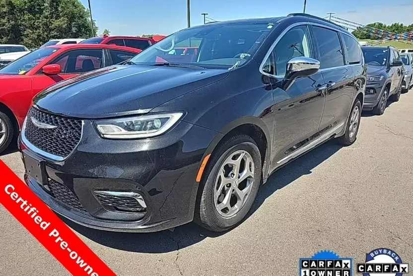 2023 Chrysler Pacifica Limited photo 1