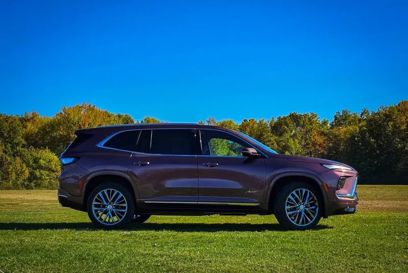 2026 Buick Enclave Avenir photo 1