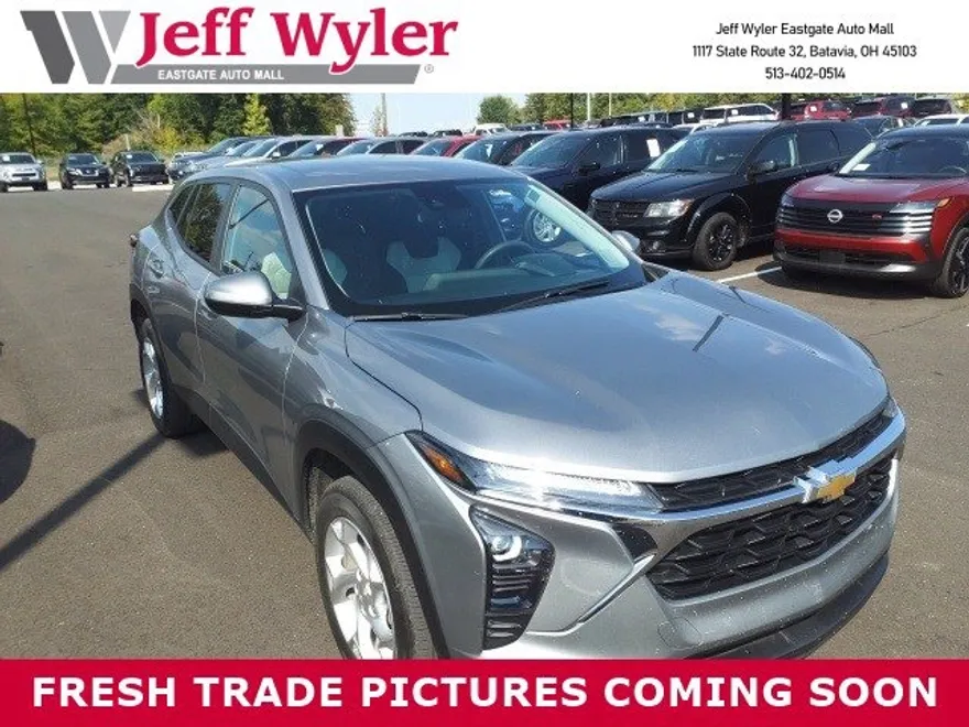 2024 Chevrolet Trax LS photo 1