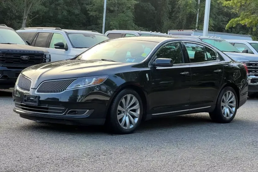 2015 Lincoln MKS Base photo 1