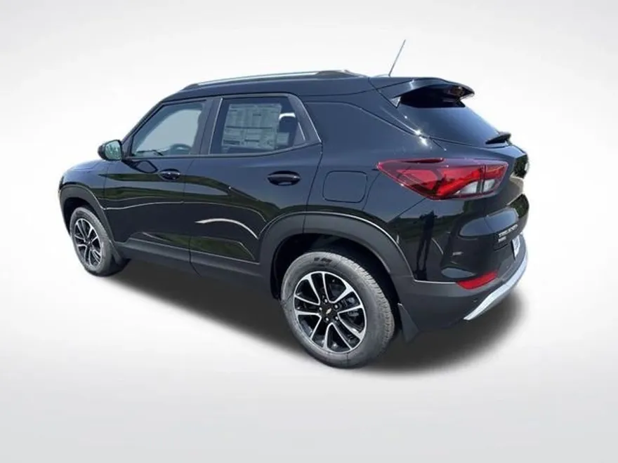 2026 Chevrolet Trailblazer LT photo 1