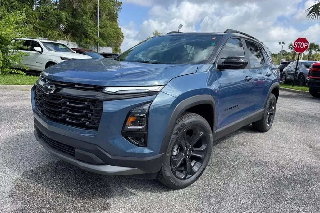 2026 Chevrolet Equinox LT photo 1