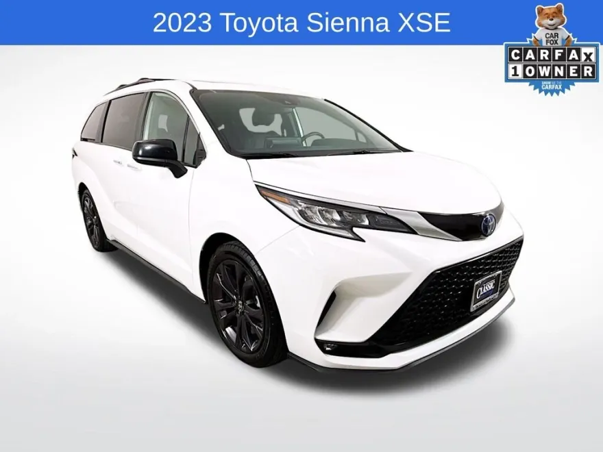 2023 Toyota Sienna XSE photo 1