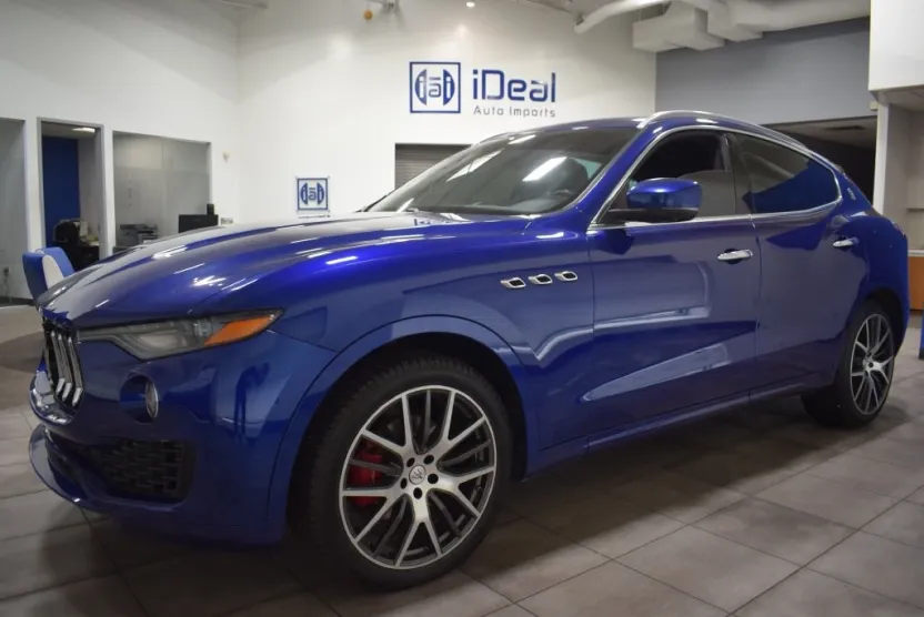 2021 Maserati Levante Base photo 1