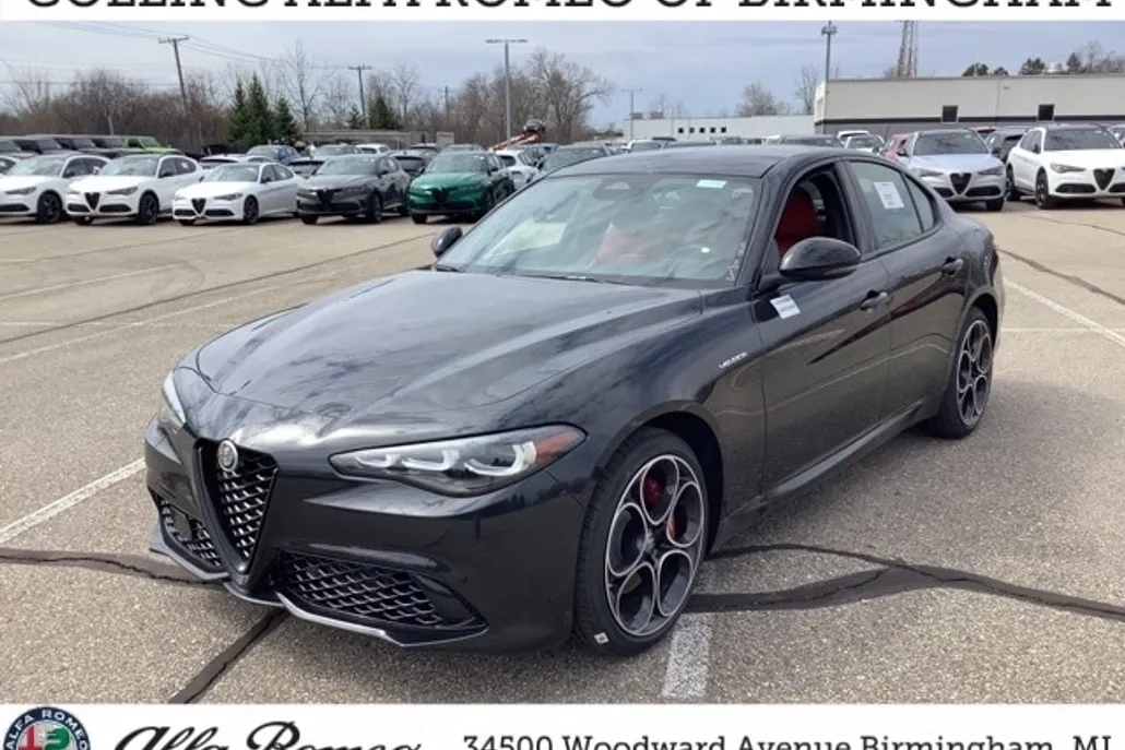 2025 Alfa Romeo Giulia SPRINT photo 1