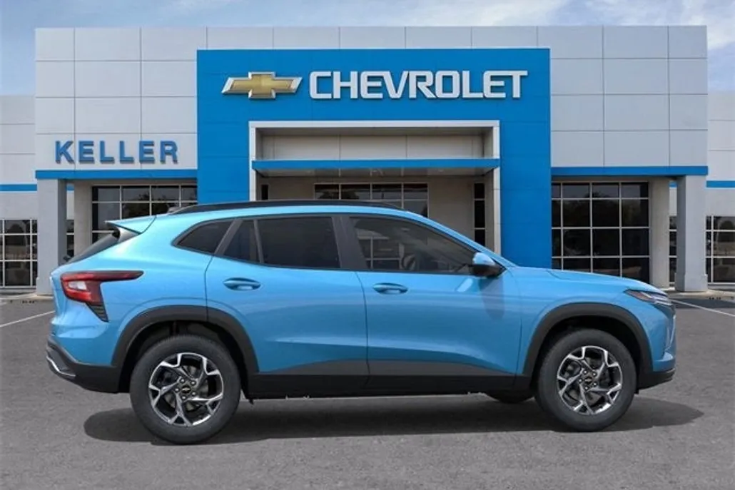 2026 Chevrolet Trax LT photo 1