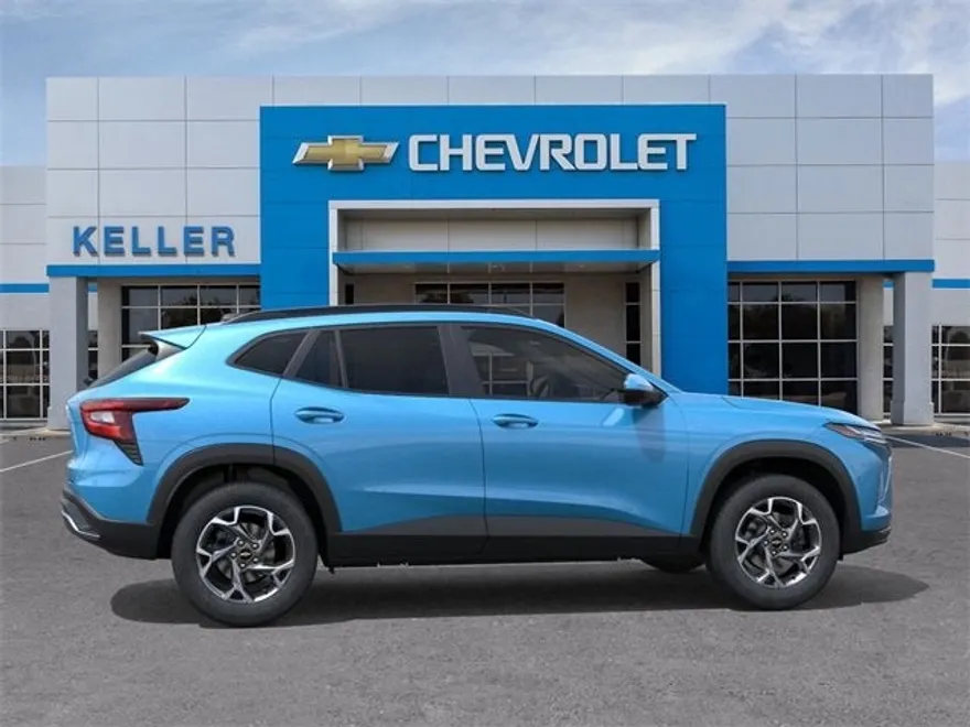 2026 Chevrolet Trax LT photo 1