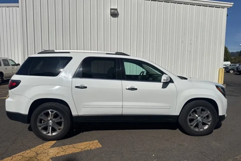 2016 Gmc Acadia SLT photo 1