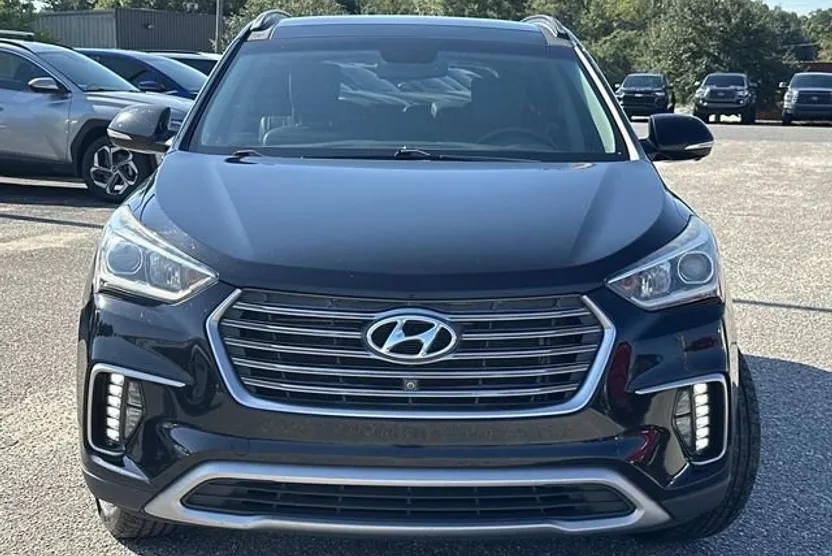 2018 Hyundai Santa Fe SE Ultimate photo 1