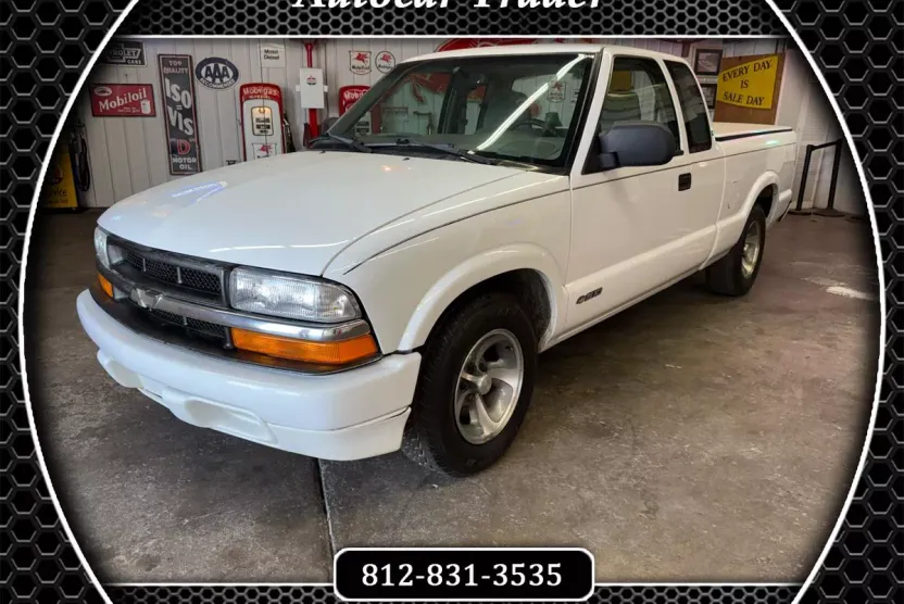 1998 Chevrolet S-10 Pickup photo 1