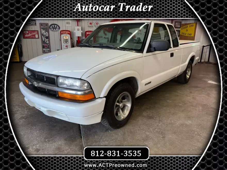 1998 Chevrolet S-10 Pickup photo 1