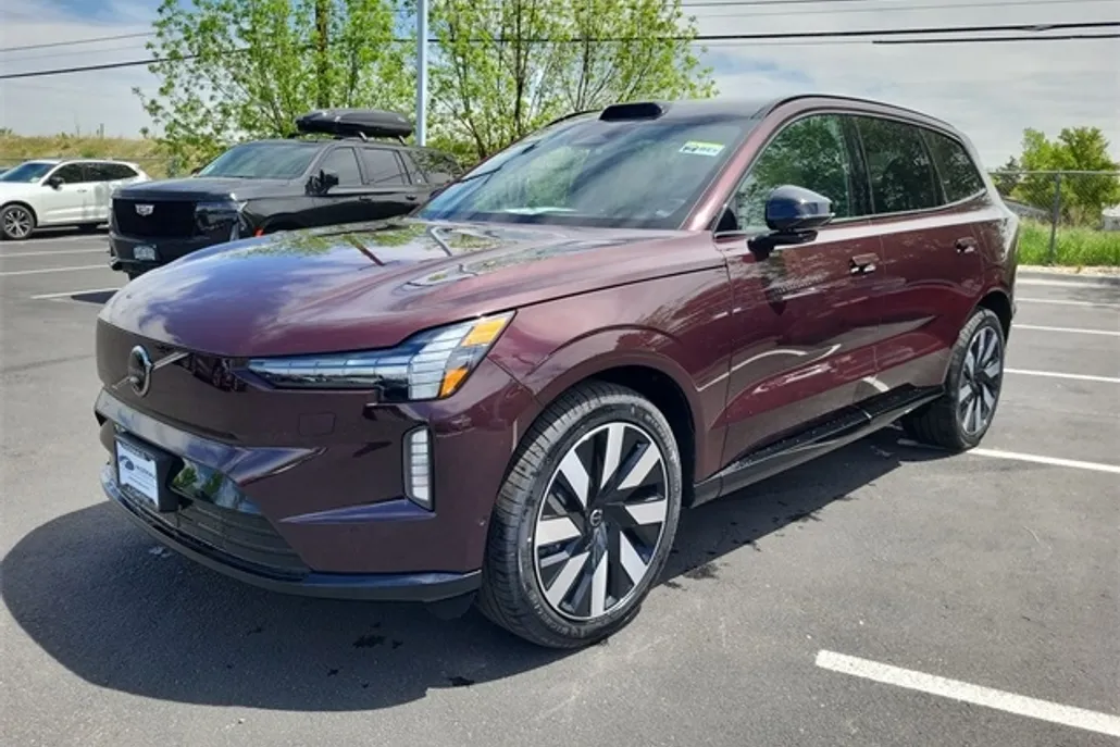 2025 Volvo EX90 Ultra photo 1