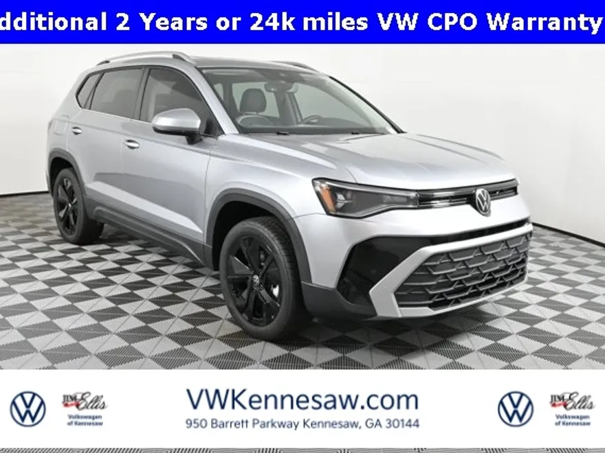 2025 Volkswagen Taos SE photo 1