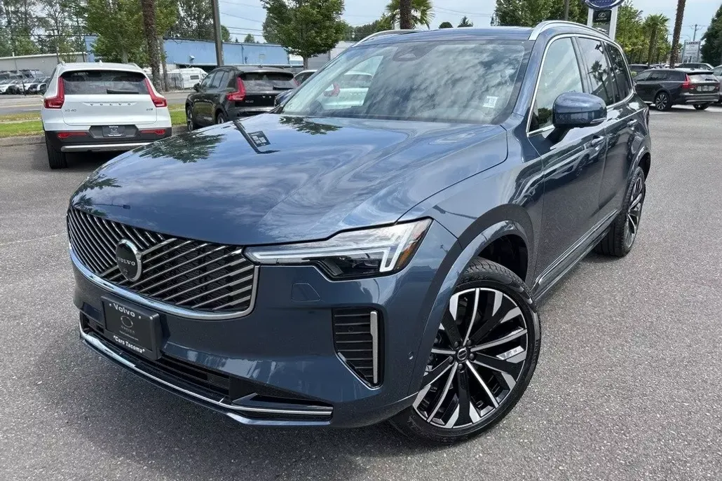 2026 Volvo XC90 B5 Plus photo 1