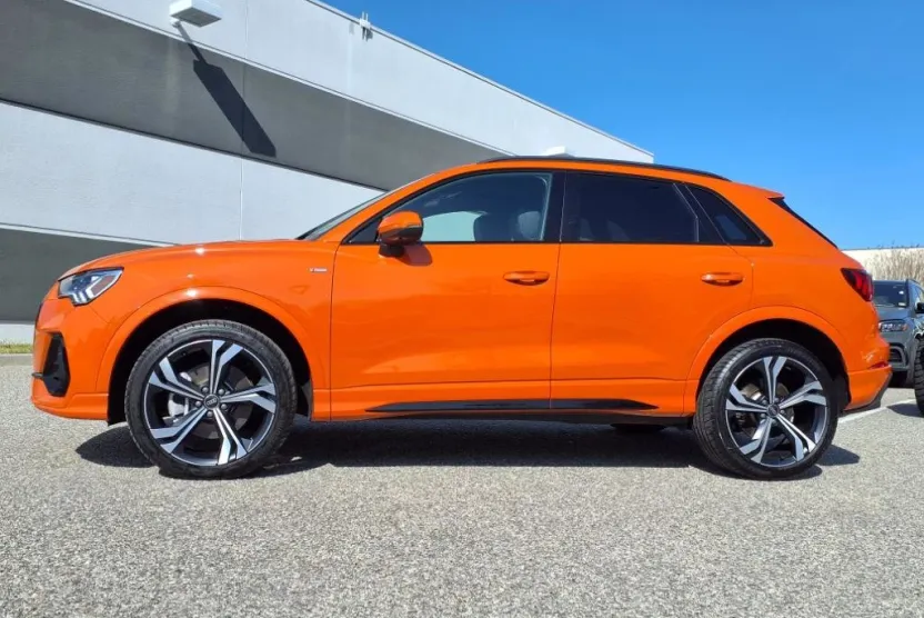 2024 Audi Q3 S line Premium Plus photo 1