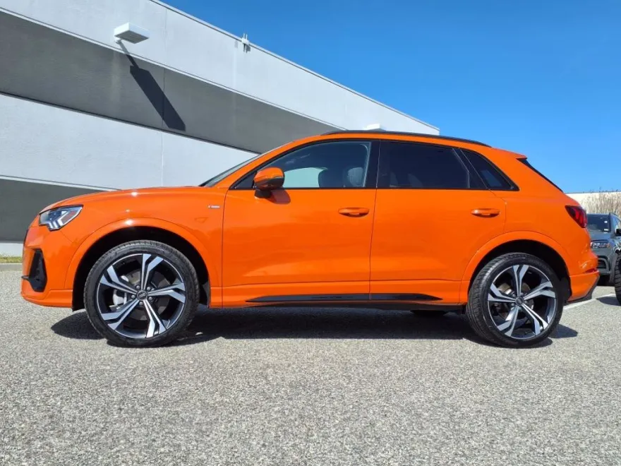 2024 Audi Q3 S line Premium Plus photo 1